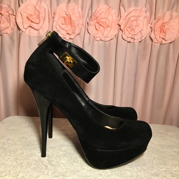 Black Velvet Pumps with Ankle Strap - Picture 4 of 9